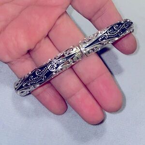Pretty Twist & Dot Detail Chunky Statement Stretch Bracelet Silvertone w/ Black